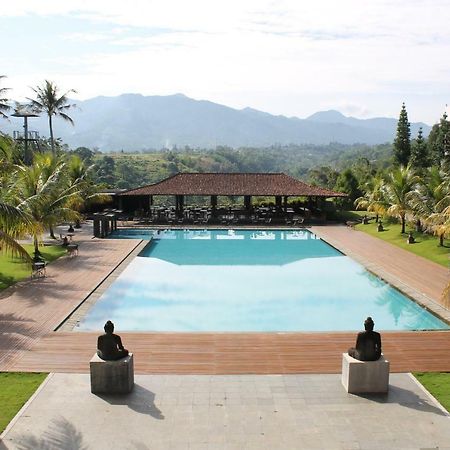 Jimmers Mountain Resort Puncak Exterior foto