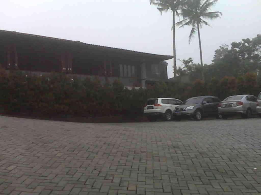 Jimmers Mountain Resort Puncak Exterior foto