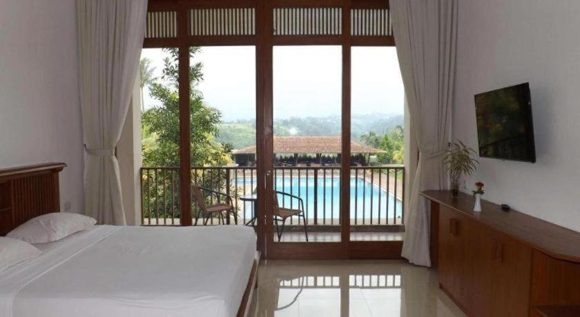 Jimmers Mountain Resort Puncak Exterior foto